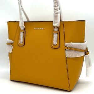 Michael Kors Voyager EW Tote Bag Leather Marigold